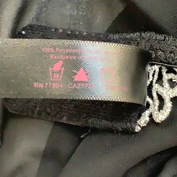 Dreamgirl Size Small silver bedazzled trim top with black thong New Without Tags - Picture 8 of 9